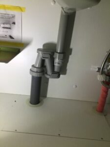 再設置した排水管